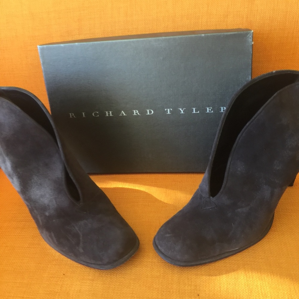VINTAGE RICHARD TYLER ANKLE BOOTS - Picture 4 of 10